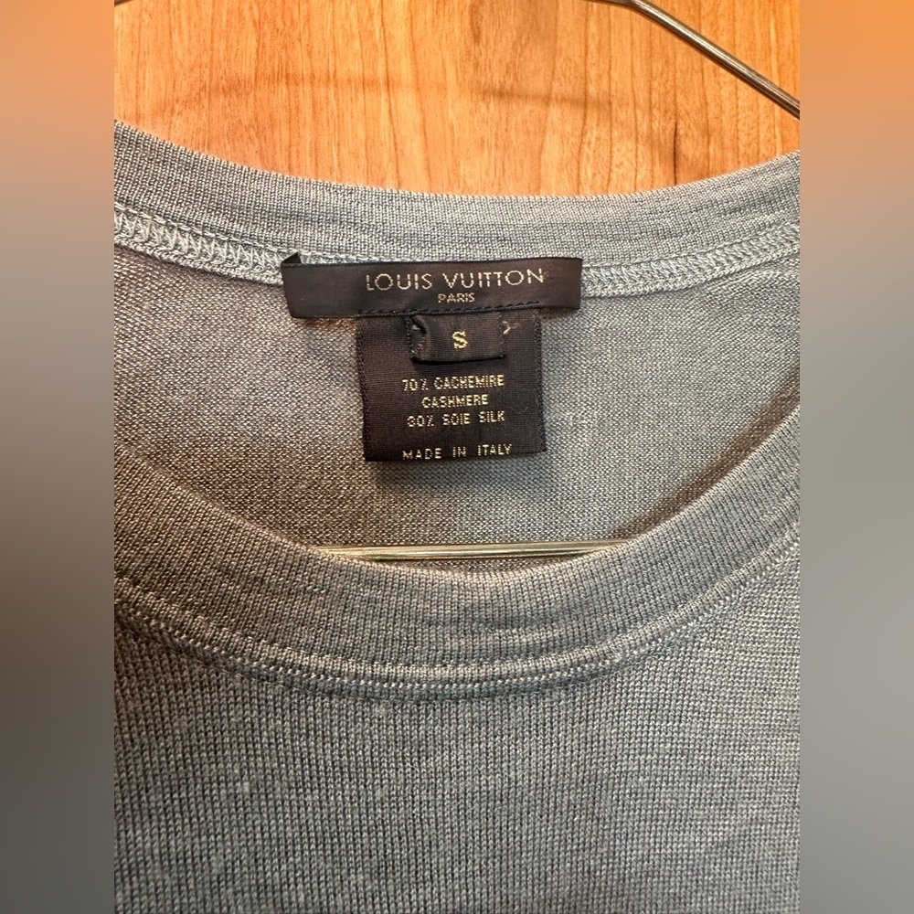 Louis Vuitton Gray Knit  Cashmere and Silk Lightweight Sweater size Small